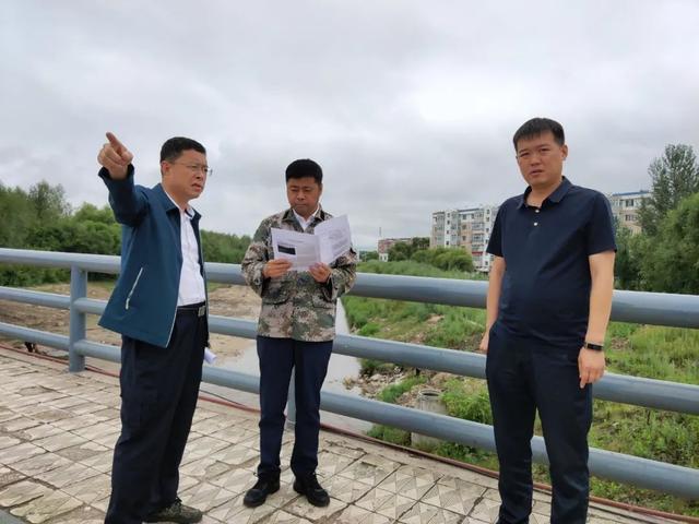 8月5日下午,鹤岗市兴安区委副书记,政府区长,区级总河长姜福臣和政府