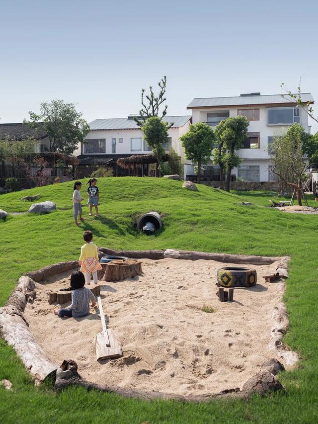 夫妻抵押掉上海独栋洋房，借1300万到乡下造房：我自在了