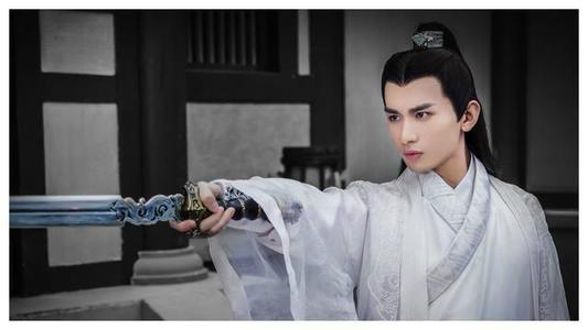 《琉璃》热播，袁冰妍拖后腿吗？单纯的褚璇玑，其实元气满满