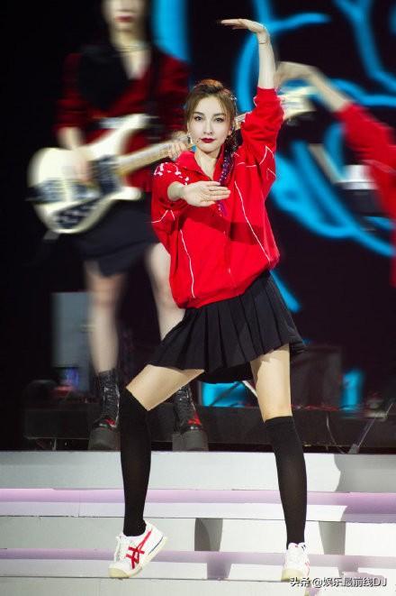 自信|吴昕越来越自信了！从背景板到如今的惊艳 时光果然不会辜负努力的人