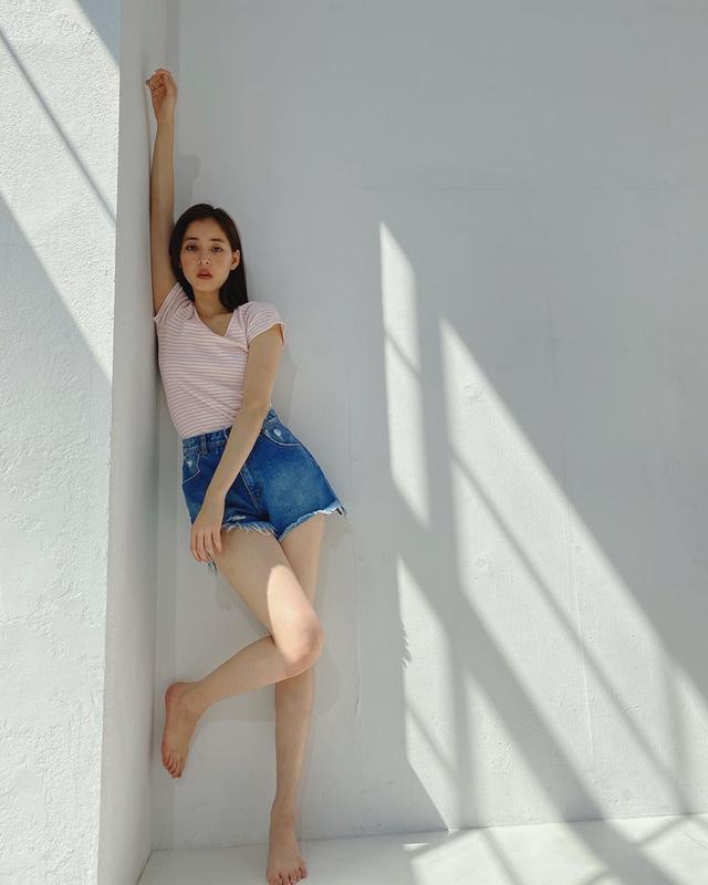 打败新垣结衣的日本神颜美少女，这大长腿有内味儿了…