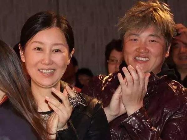 曾经的内地天王孙楠：三段十年感情，看似长情却因此丢了事业