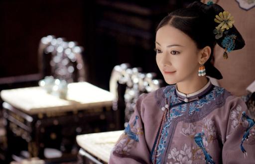 出门六个助理20多保镖，被央视点名批评，被爆后