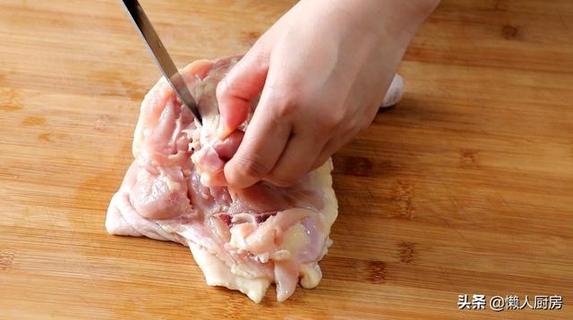 这是鸡腿的特别做法，不要焯水不用过油，味道比饭店做的都好吃