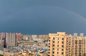 好美！雨过天晴，成都市区现彩虹！