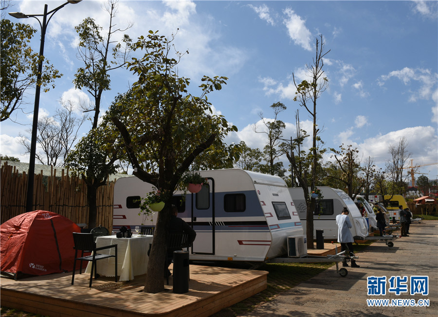 云南昆明：首家综合房车体验营地开营 打造春城旅游新亮点