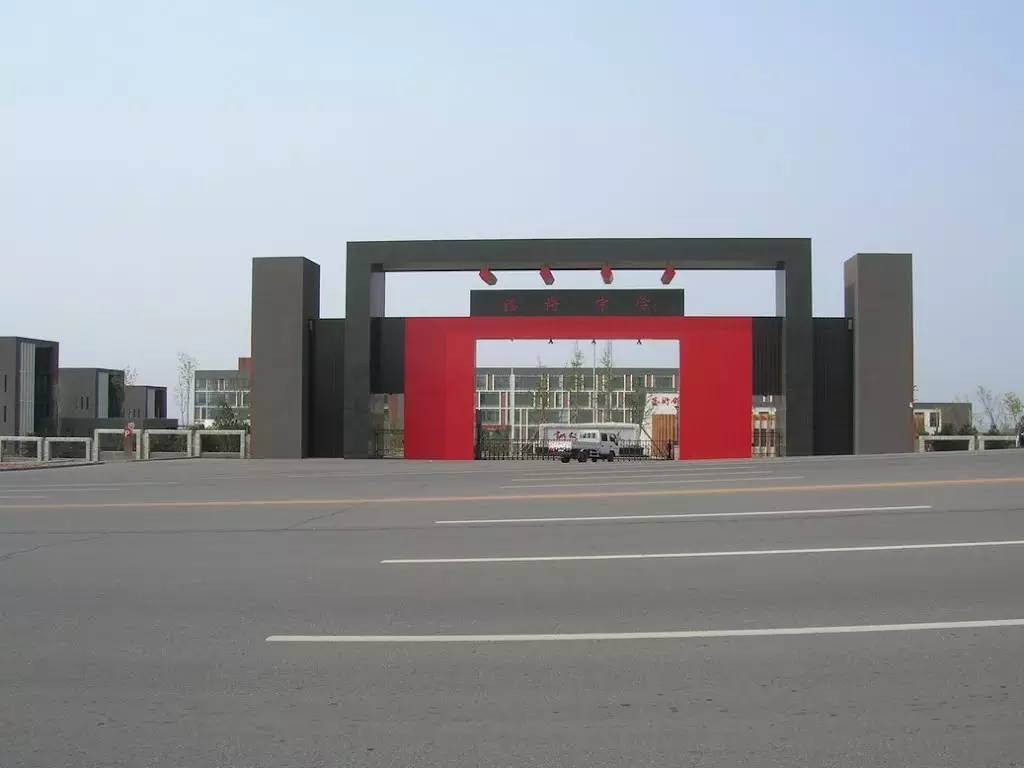 淄博十一中新校门悄然启用！淄博各高中校门，哪个更有特色？