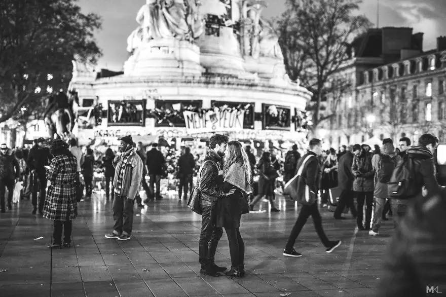 法国摄影师的“街吻”系列