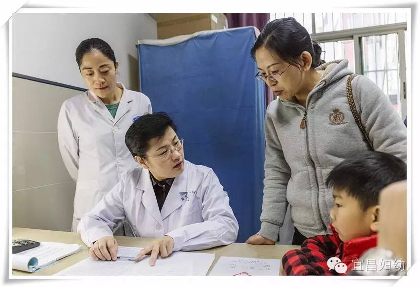 宜昌市妇幼保健院成功举办“关注孩子身高 成就孩子未来”大型义诊活动