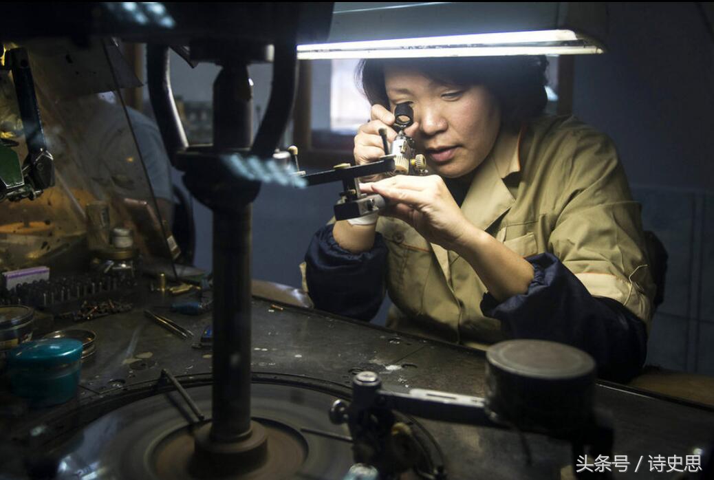 照片实拍俄罗斯超大钻石矿切割厂：现场宛若天坑，可开采三千年