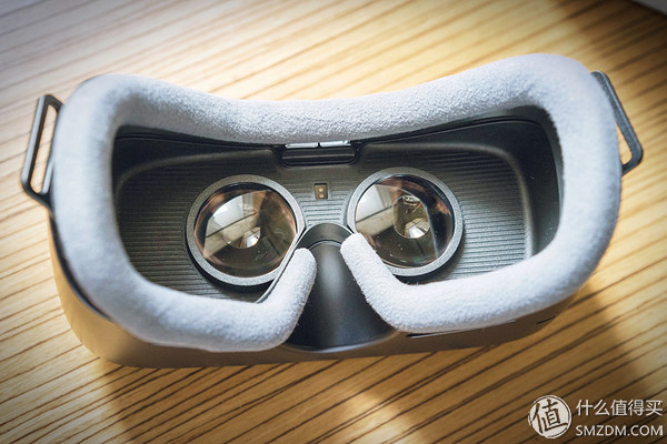 除了爆炸三星仍有别的看点！—三星Gear VR四代 开箱评测