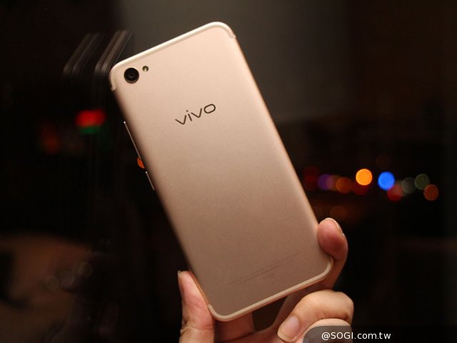 外置双摄像头两千万，vivo X9总会有一招鲜儿