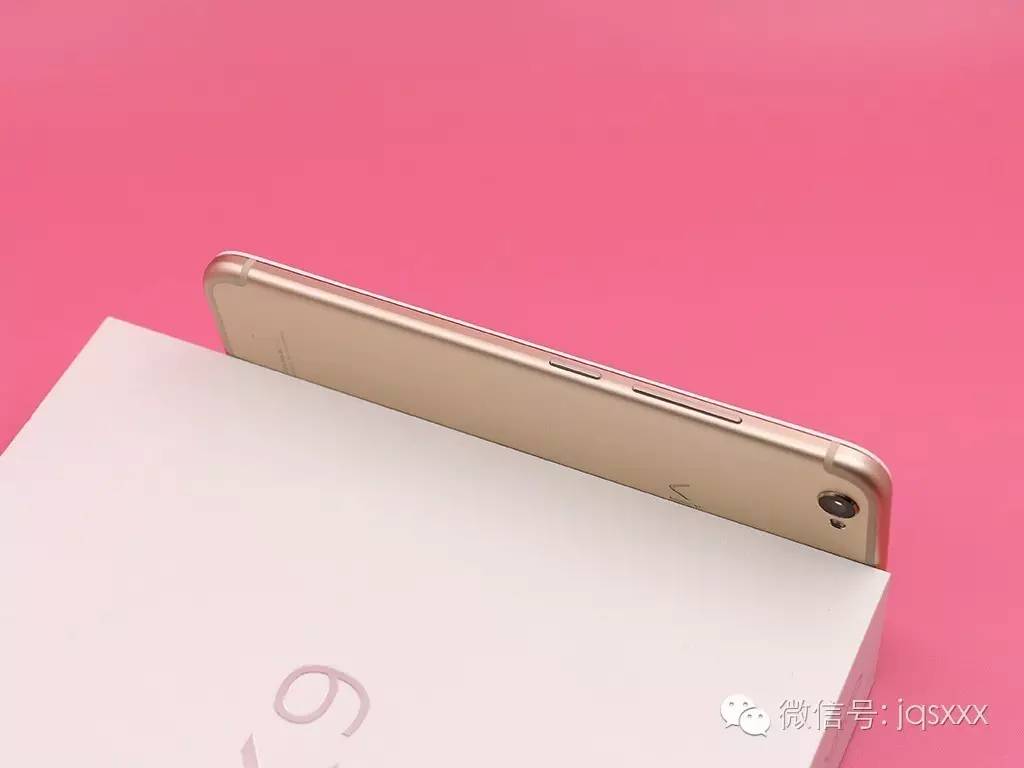 「新手机速运」外置柔日光灯 双摄像头 vivo X9高清图片集