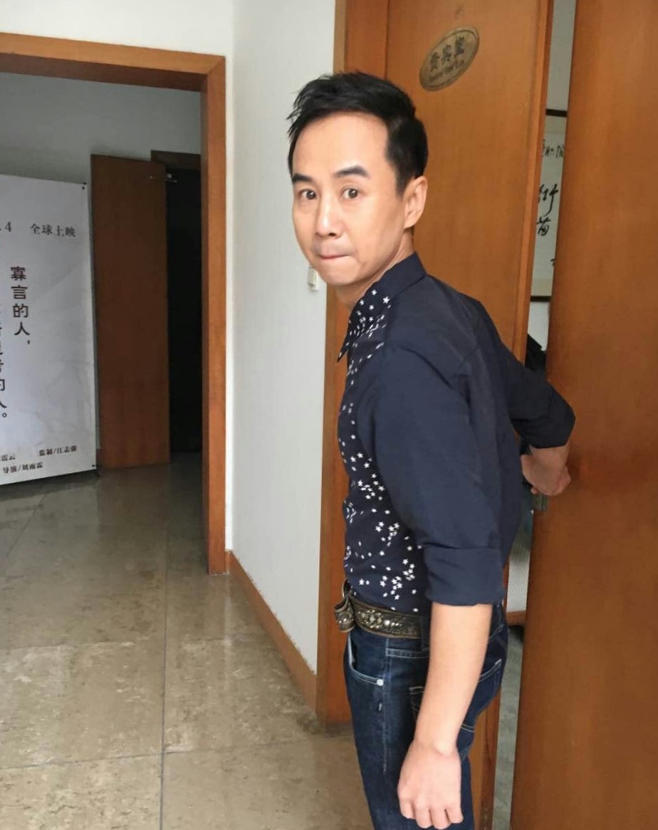 炊事班里一口河南话的小毛 正团级军衔 40岁依然童颜演喜剧