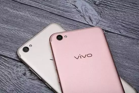 2798元！vivo X9今天开售：外置两千万柔光灯双摄像头