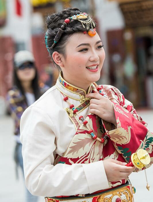 街拍西藏美女，哪一款是你的菜！