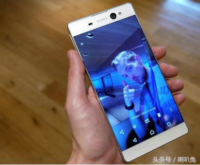 外型击杀iPhone7、震撼小米MIX的竟然这款日本手机！