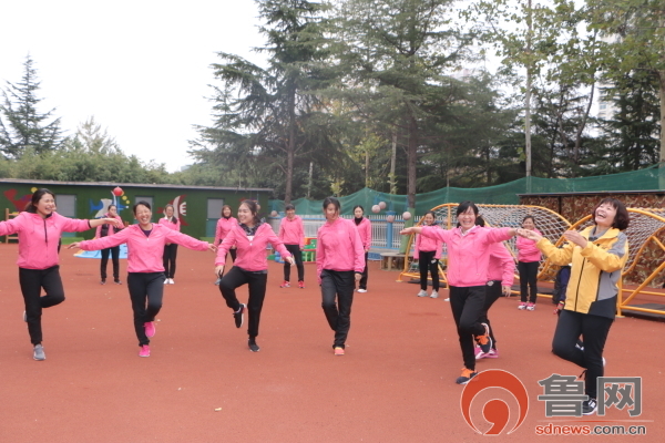 玩转篮球：记东明幼儿园篮球游戏教研活动