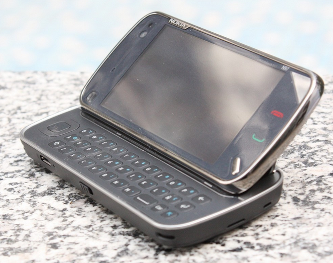 奇妙的NokiaN97——第一款N系列产品触碰手机上