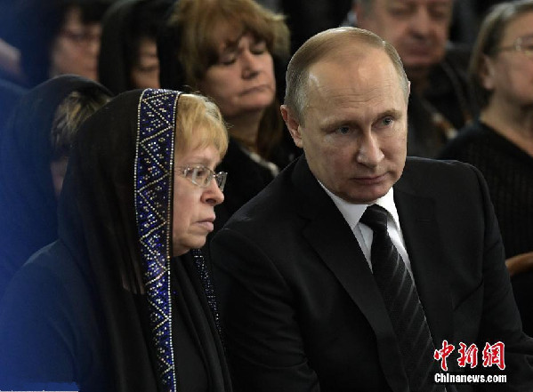 俄遇刺大使卡尔洛夫告别仪式举行 普京出席