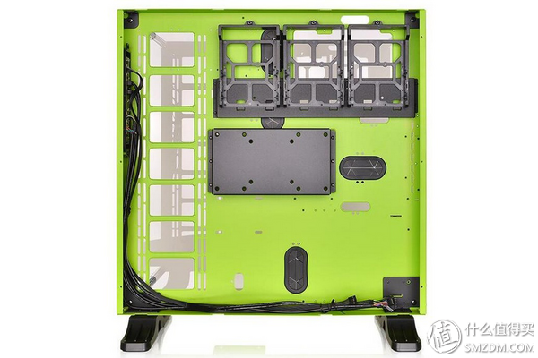全景开窗：Thermaltake 曜越 推出 璀璨绿特别版 TT Core P5壁挂式机箱