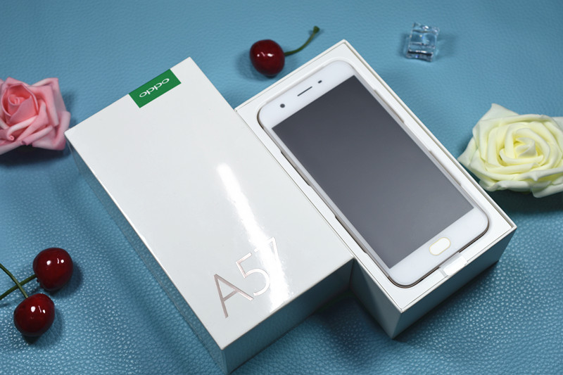 OPPO A57简易拆箱，万万没想到还送了保护壳和手机耳机！