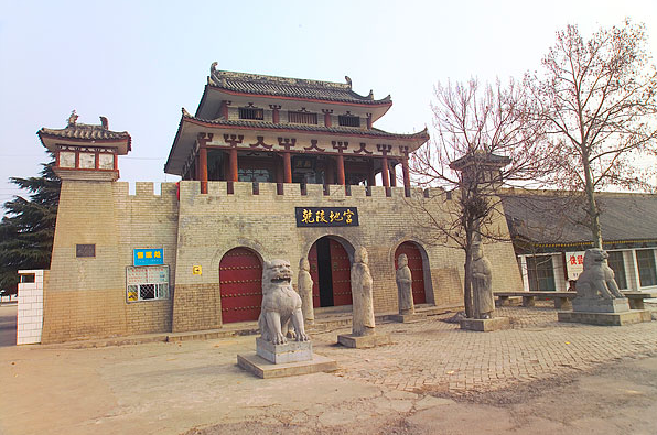 中国最邪门的古墓：石棺上刻着诅咒，鲜血淋漓