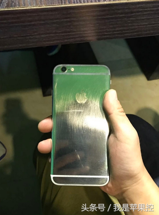 民俗高手打磨抛光iPhone6s粉红色