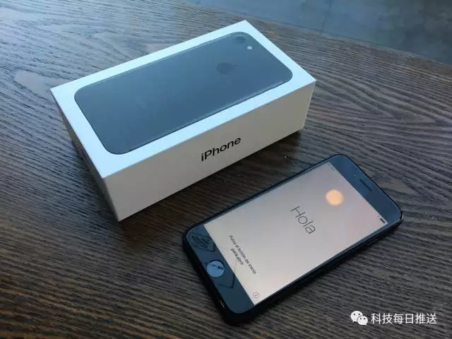 没税票礼品盒，iPhone居然不可以质保？iPhone你够了！