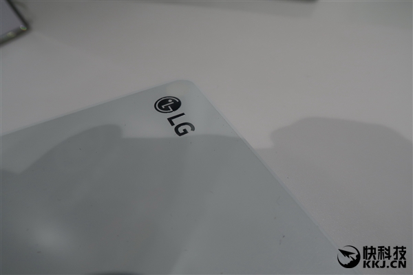 939克塞进60Wh充电电池！LG全新gram超极本现身