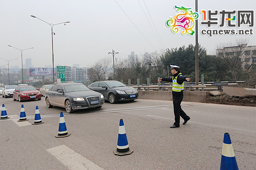 春节期间交巡警严查各类违法 提醒：内环这些路段有点堵