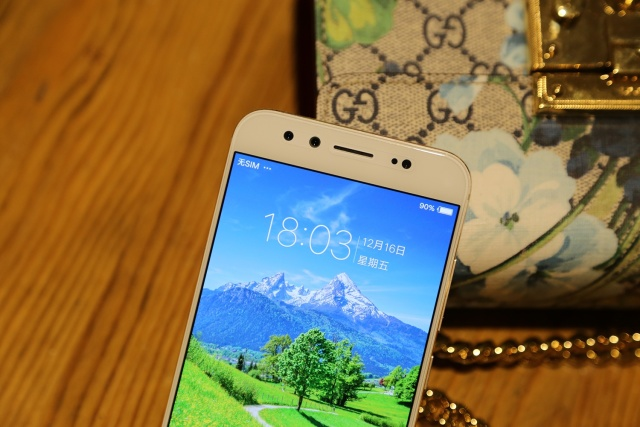 vivo X9手机的柔光双摄为什么这么火？资深时尚博主有话说