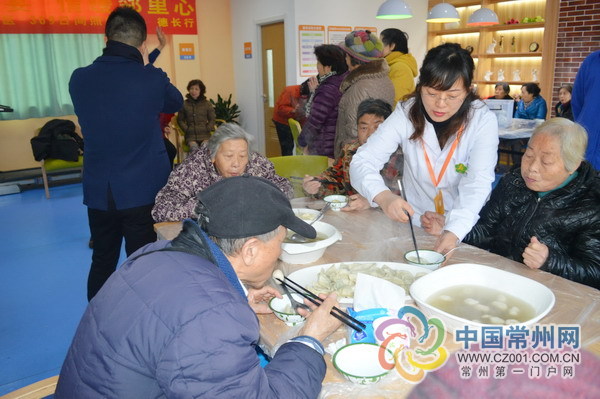 锦阳花苑有个“时间银行” 6类储蓄服务帮助困难老人