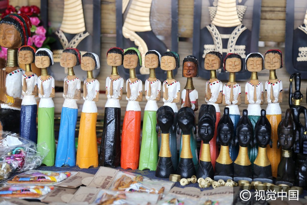 探访泰国北部长颈族村 “长脖”文化演变成商业模式
