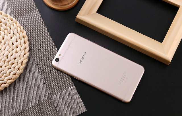 OPPO R9sPlus显示屏大享有，美肤自拍照给你更信心