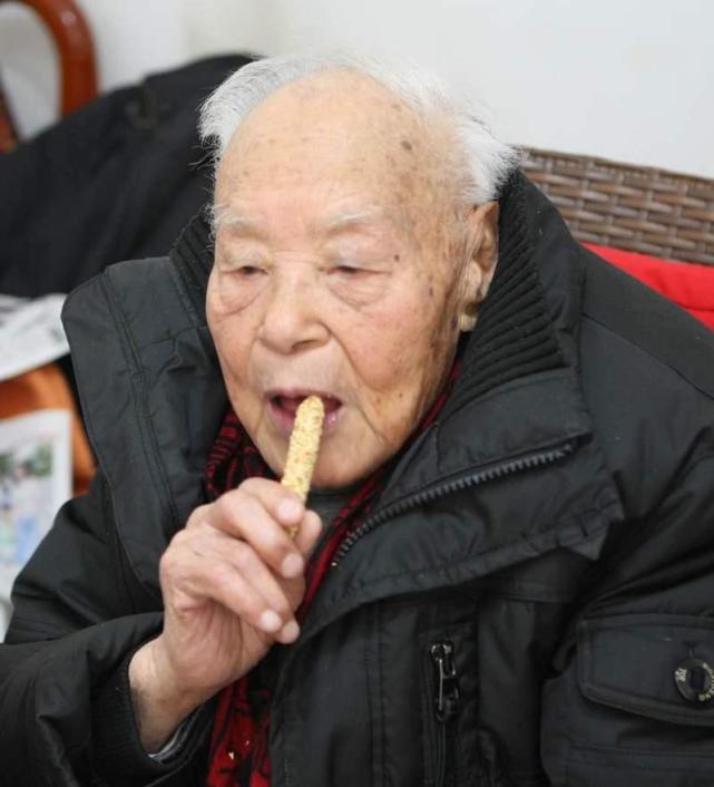 阳光时代的百年记忆 102岁重庆老人被低估的历史
