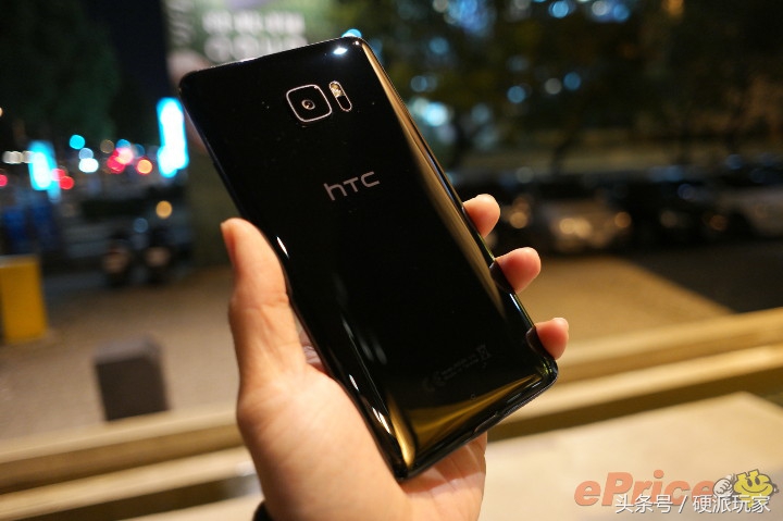 集大成缺创新的好手机 HTC新旗舰U Ultra深入评测
