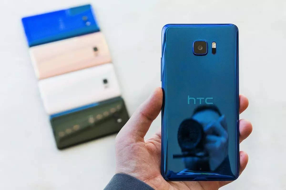 HTC 新手机遭曝出，价钱惊掉下巴……