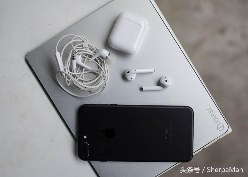 iPhone Airpods 无线蓝牙耳机感受：1288 却也值了！