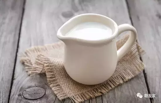 「糖友食材」“牛奶”具备哪些营养价值，该如何正确引用呢？