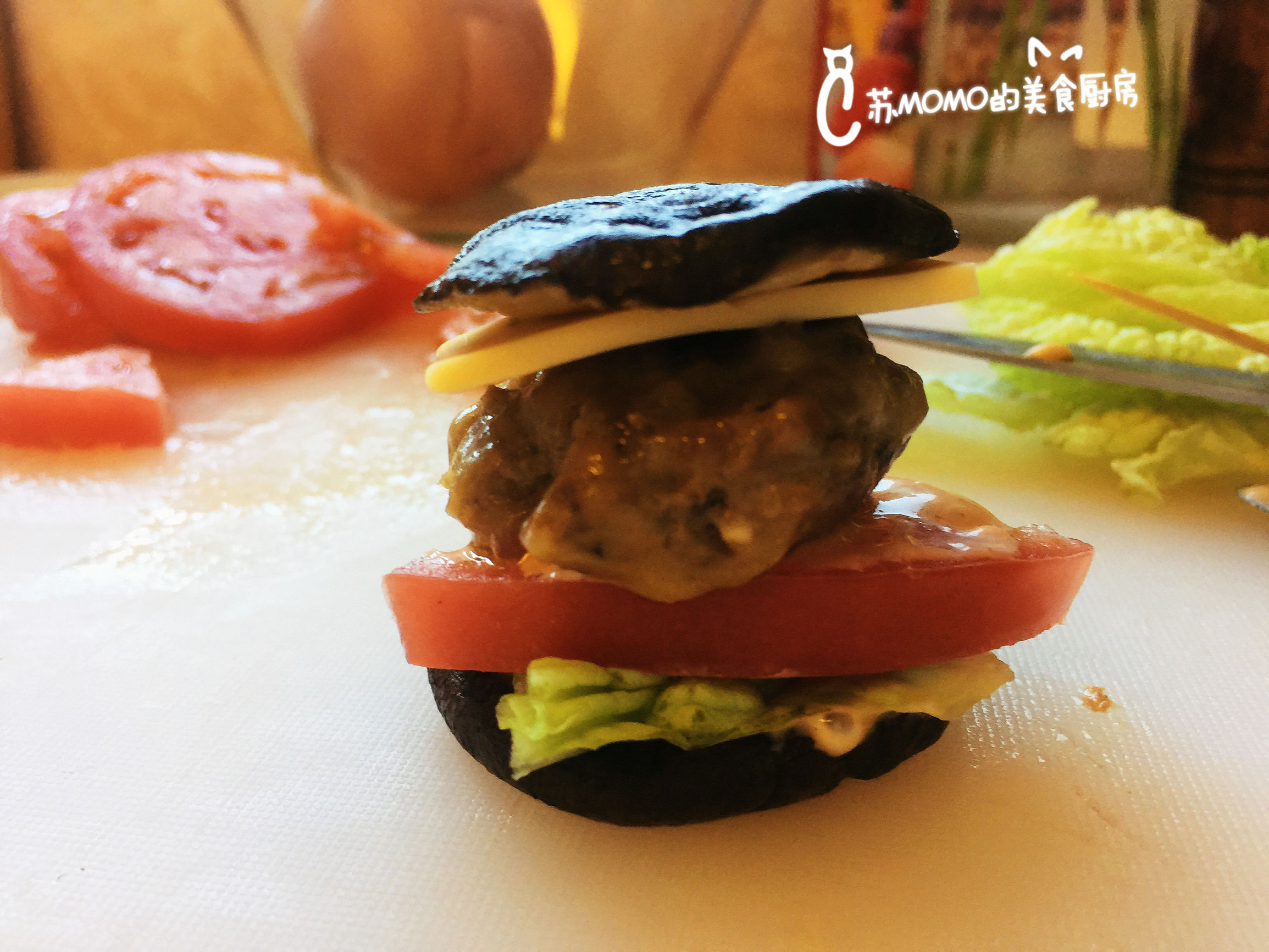 A hamburger, confuse fort of your Xianggu mushroom