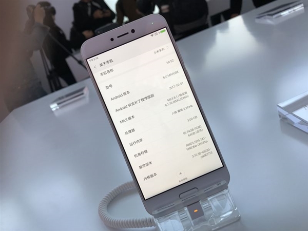 独立CPU 小米5c真机图赏：黑框够窄！