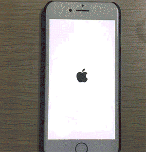 不苹果越狱，iPhone开机画面也可以变颜色！好玩儿~
