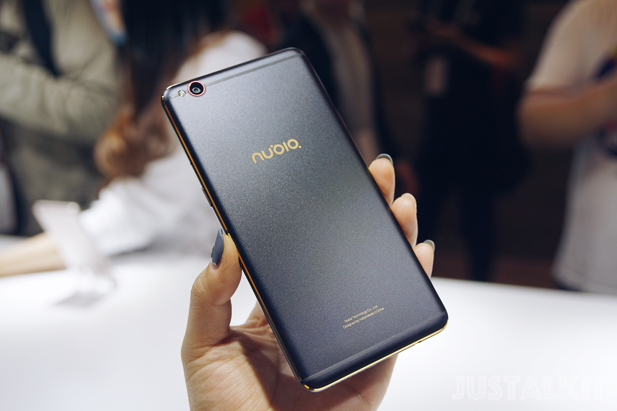 nubia第一款双镜头手机上M2公布：市场价2699元起（附真机图）