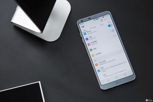 尾巴开箱丨回归一体化的 LG G6 这次用上了全视角屏