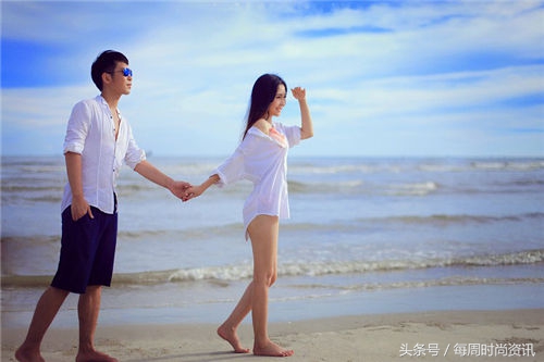 利用小长假，和男友去海边尽情的浪吧！