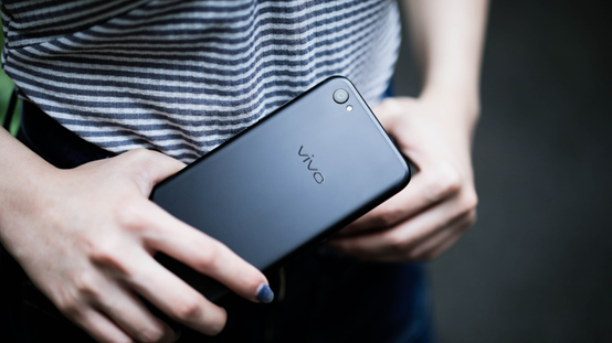 三强争雄焦躁：vivo X9热销不断进行中