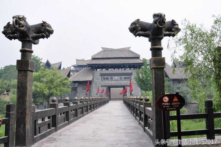 河南境内，中国十大影视城之一—焦作影视城