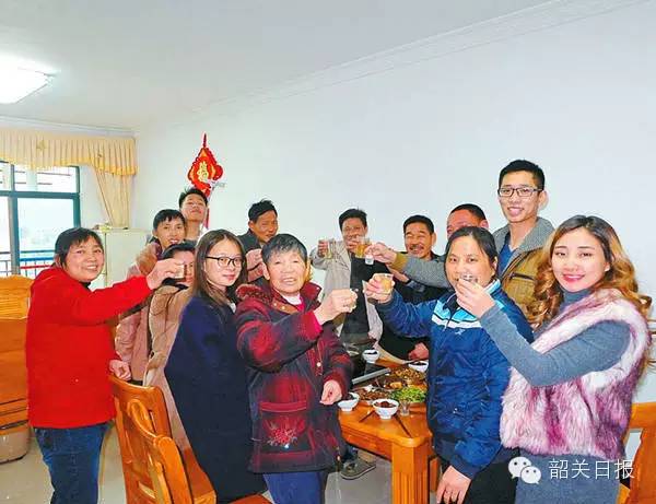“三好”家庭的年味——记者与基层群众一起欢度春节