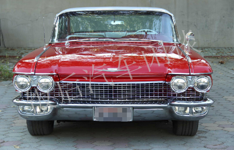 小伙花18万淘辆老爷车，1960凯迪拉克大火箭泡妞收藏两不误
